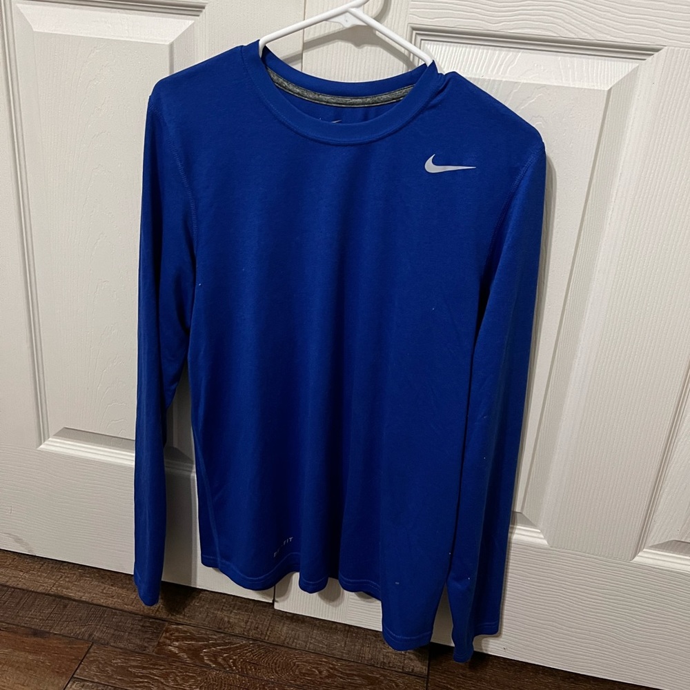 Nike long sleeve dry fit top